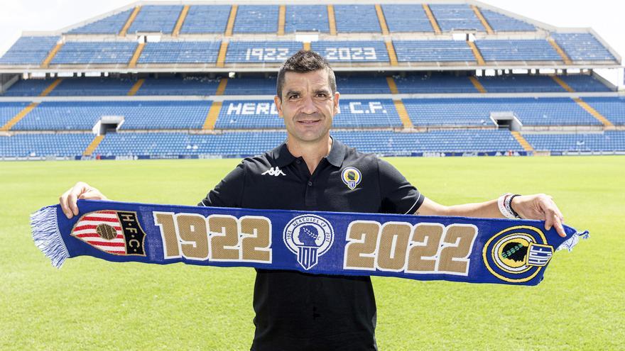 Rubén Torrecilla, nuevo entrenador del Hércules: &quot;El ascenso no se va a conseguir con el escudo&quot;