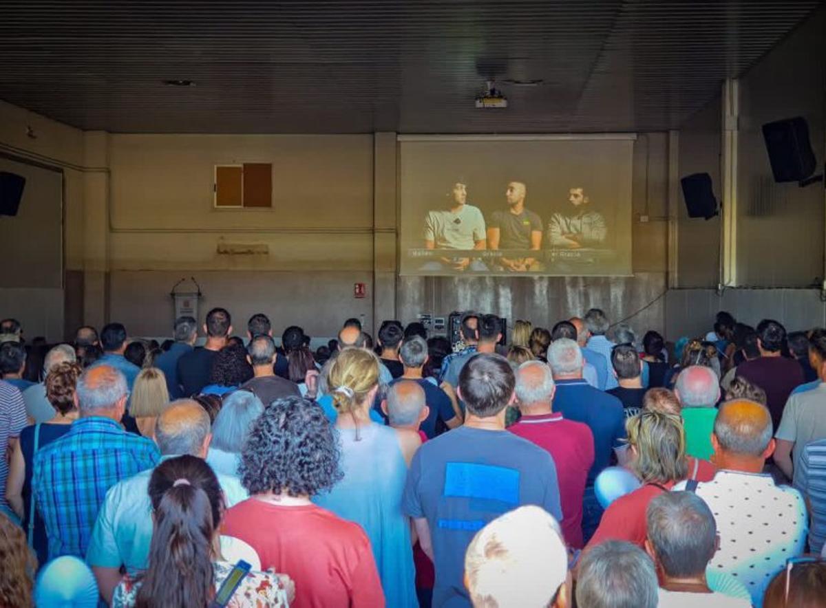 La nave multiusos acogió la proyección del documental.