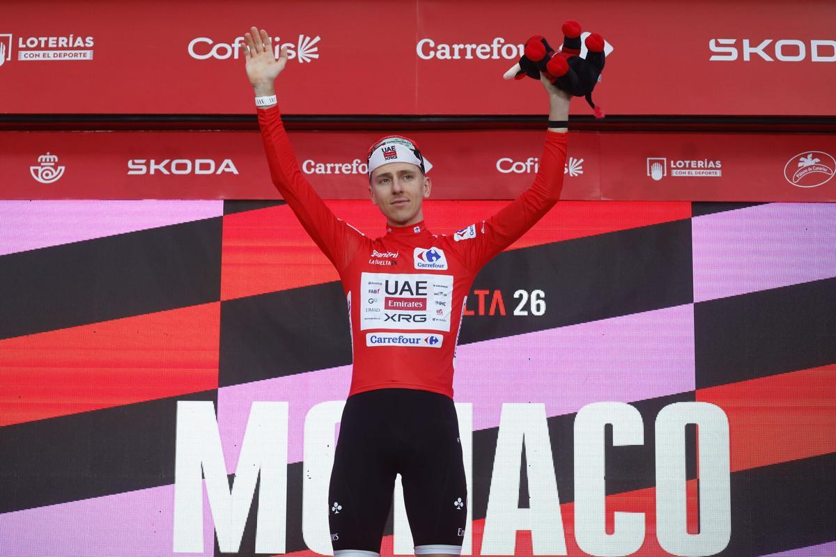 Tadej Pogacar del equipo UAE Team Emirates XRG