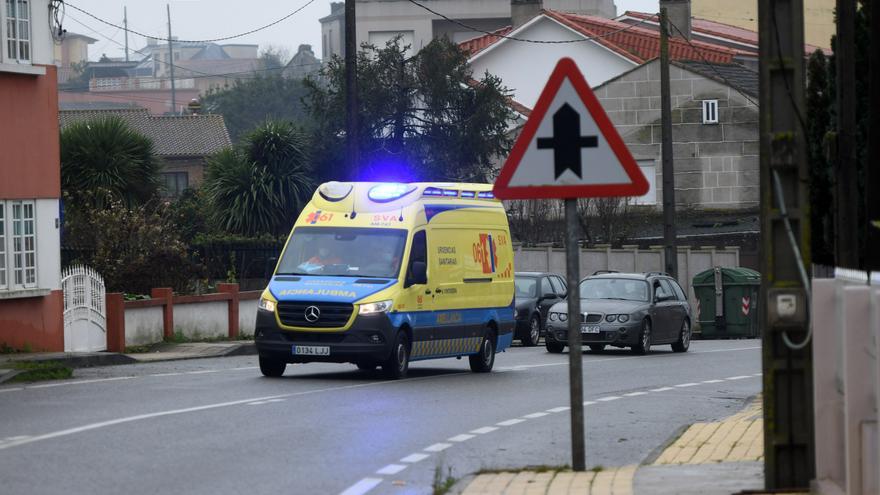 Dos jóvenes heridos, uno inconsciente, tras caer de una bicicleta en Marín