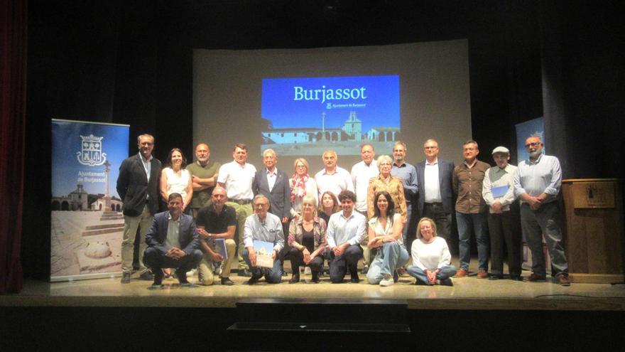 El nou llibre institucional “Burjassot” emprén el vol