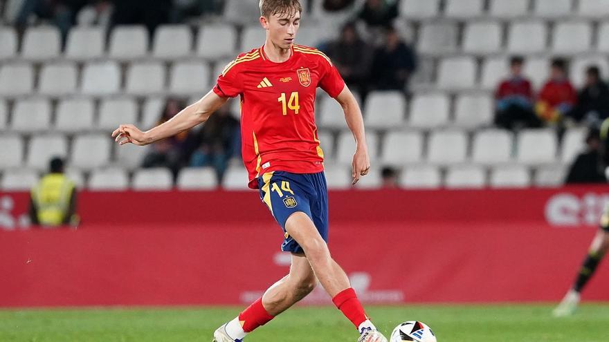 El exmalaguista Dean Huijsen, convocado por la selección española