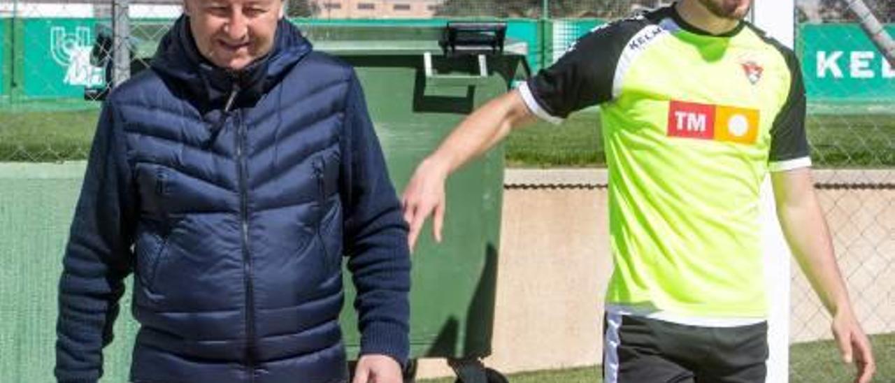 «Chuti» Molina, ayer, junto a Borja Valle, al final del entrenamiento.