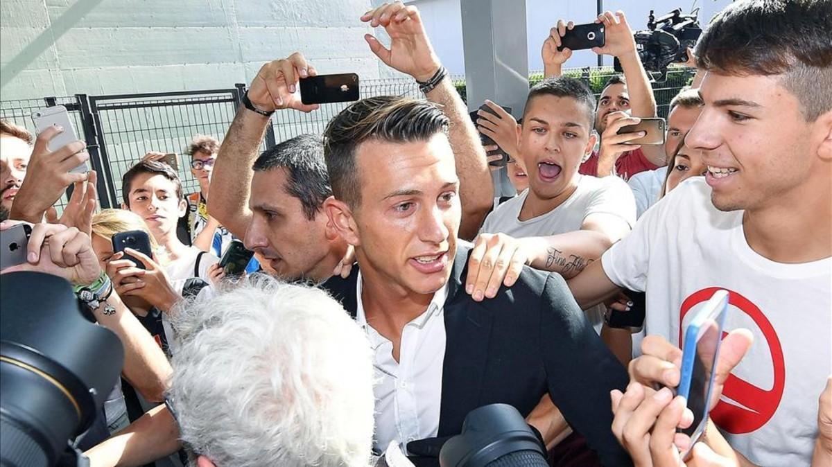 Bernardeschi fue aclamado por los hinchas de la Juve