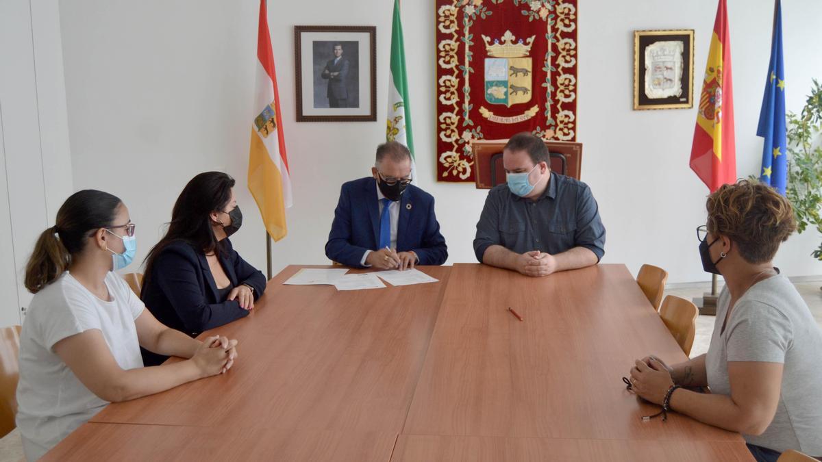 Acto de entrega de las obras de renovación de las luminarias en Villanueva del Rey.