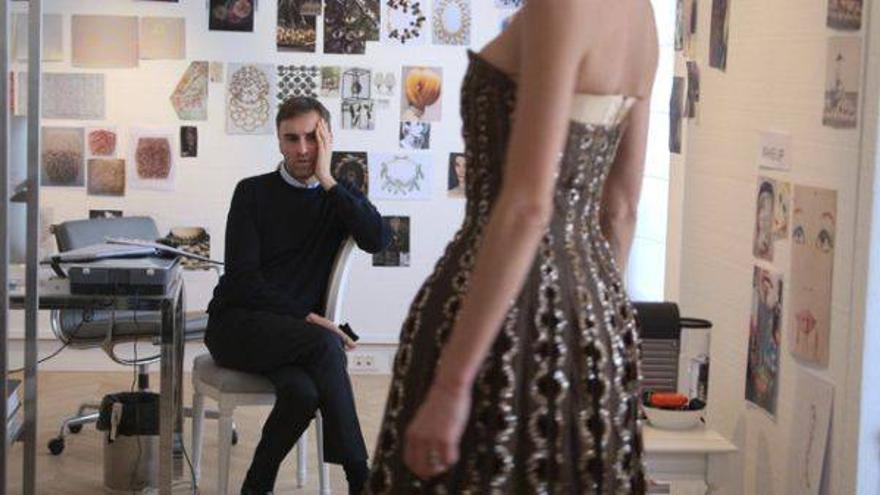 Un documental descubre el trabajo de Raf Simons en la &#039;maison&#039; Dior