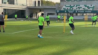 El Betis ya se entrena sin Fekir para medirse al FC Kryvbas