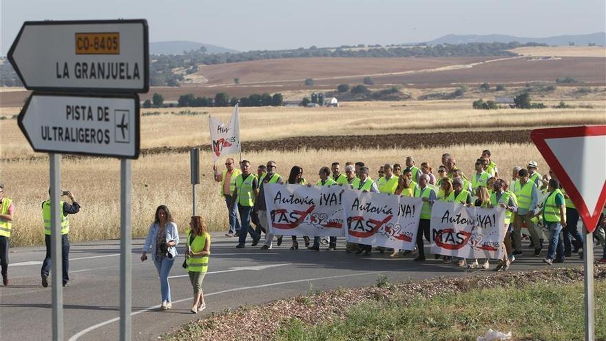 Empresarios y ayuntamientos reclaman la autovía A-81