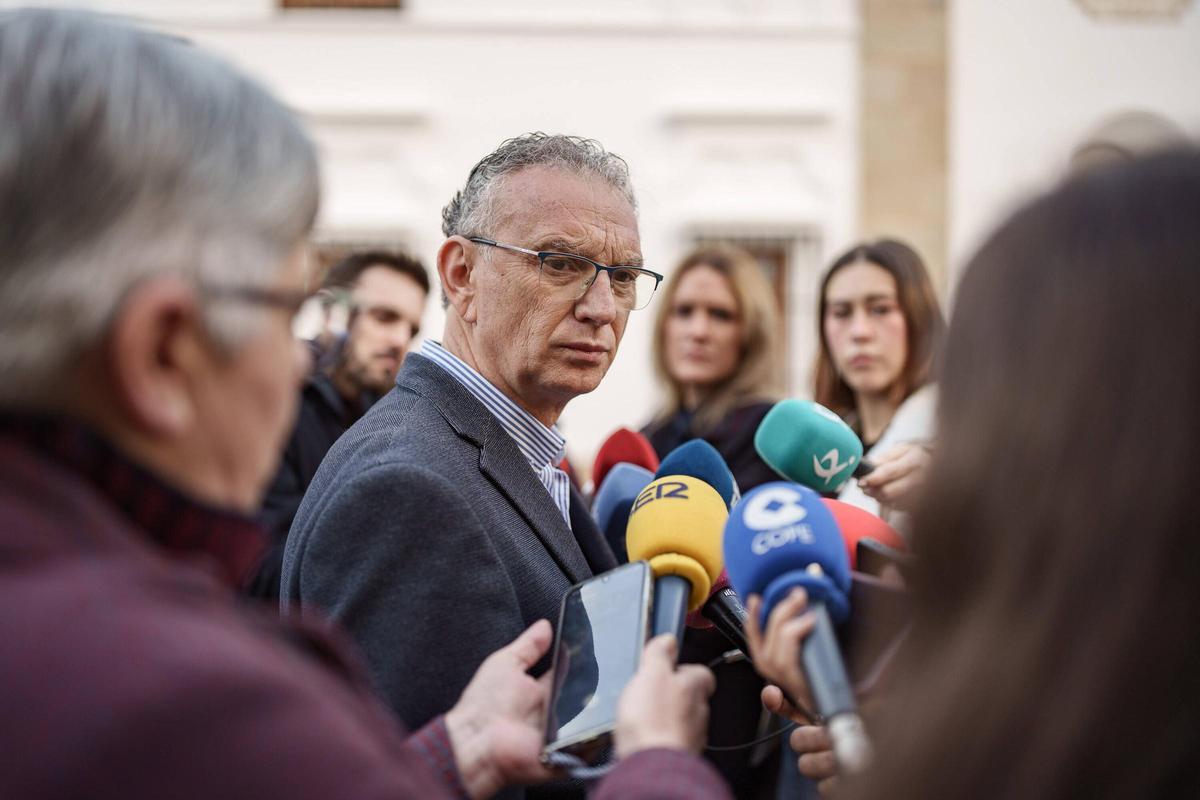 El presidente de la comisión gestora del PSOE de Extremadura, José Luis Quintana.