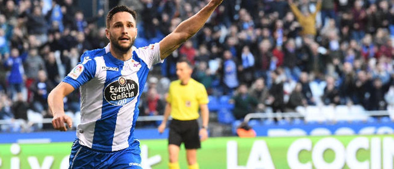 Florin Andone, delantero del Deportivo de La Coruña, celebra su gol al Eibar hace dos semanas.