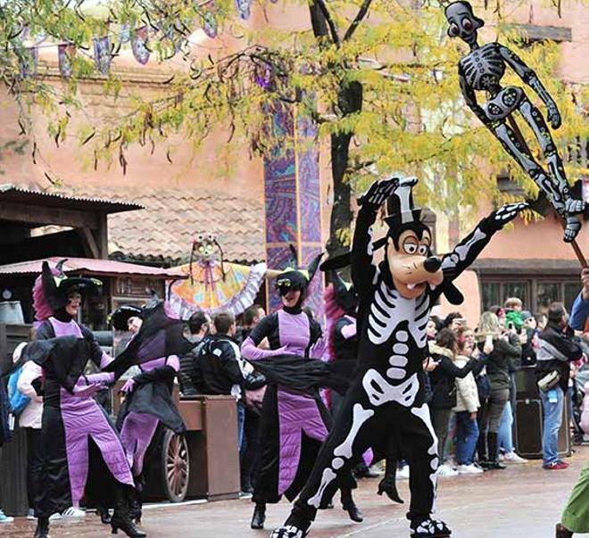 Goofy’s Skeletoon Street Party