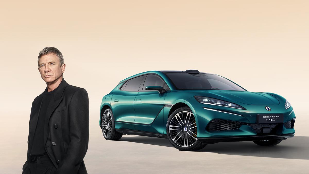 Denza se hace con James Bond para abanderar su expansión internacional