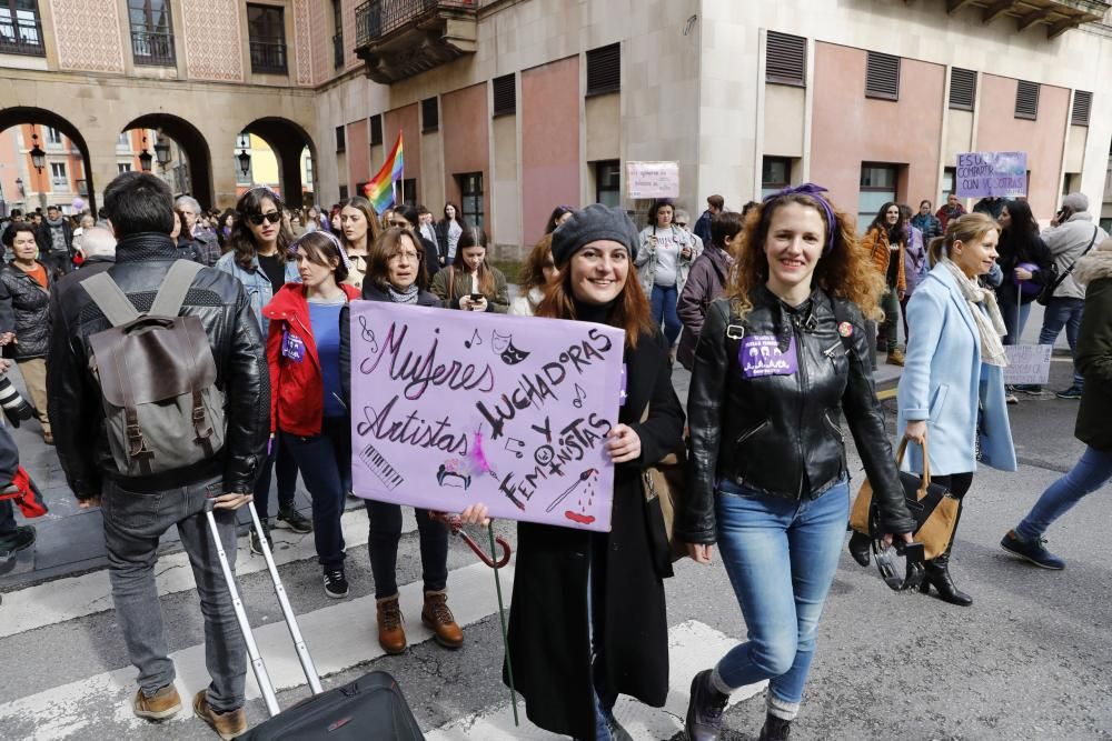 8-M en Asturias: Concentración feminista en la plaza mayor de Gijón