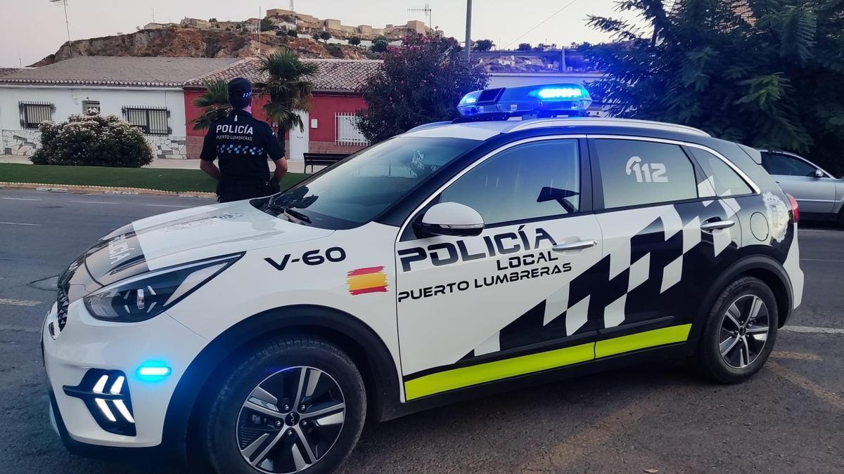 Un vehículo de la Policía Local de Puerto Lumbreras.