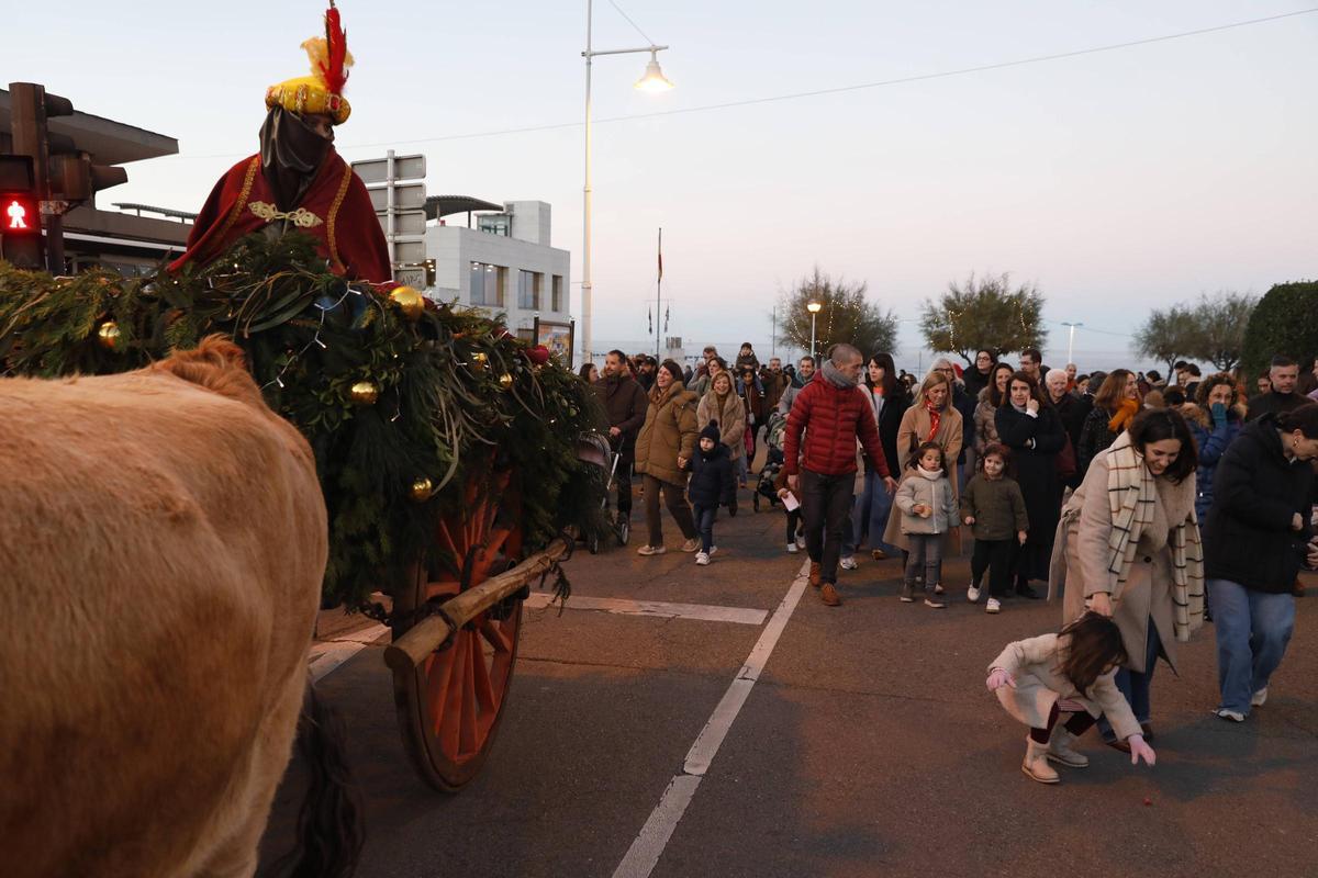 EN IMÁGENES: La llegada del Cartero Real a Salinas