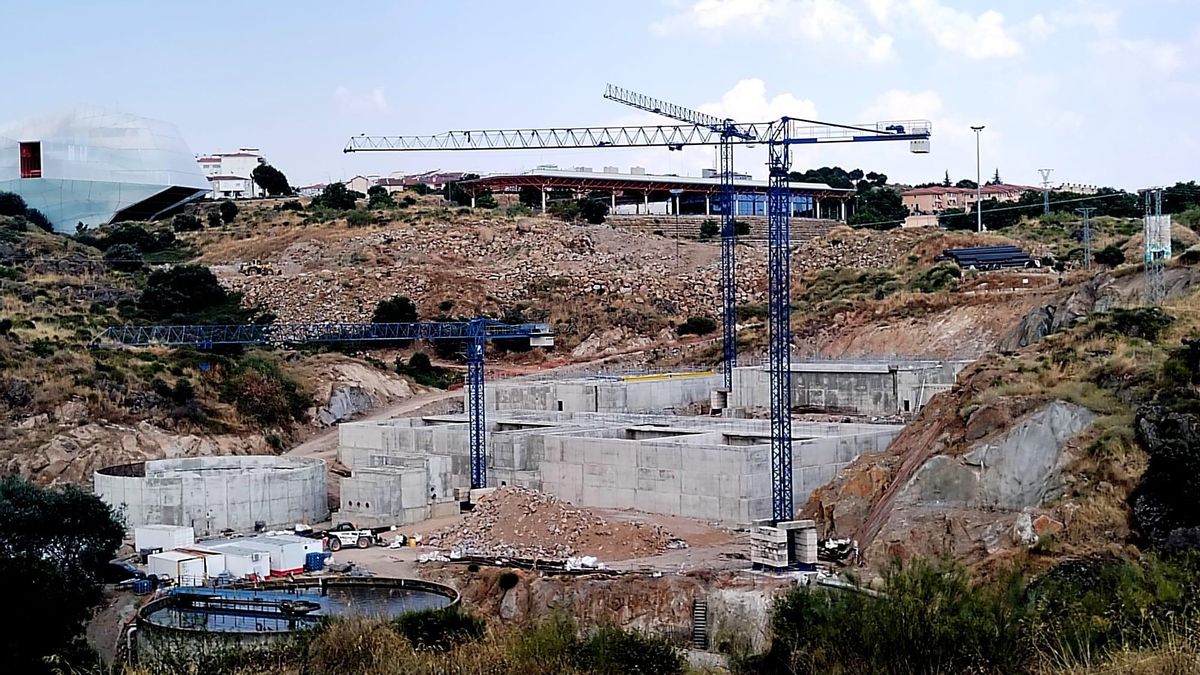 Pizarro, preocupado por la paralización de las obras de la depuradora de Plasencia.