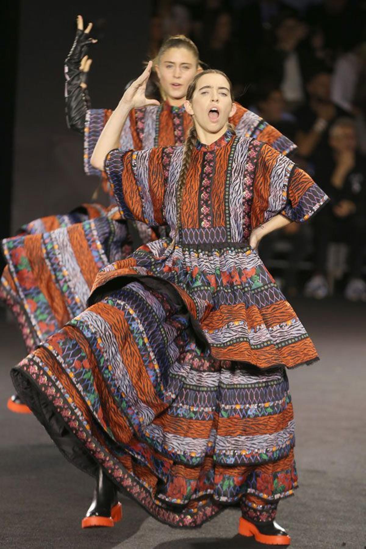 Desfile Kenzo x H&amp;M: aire tribal