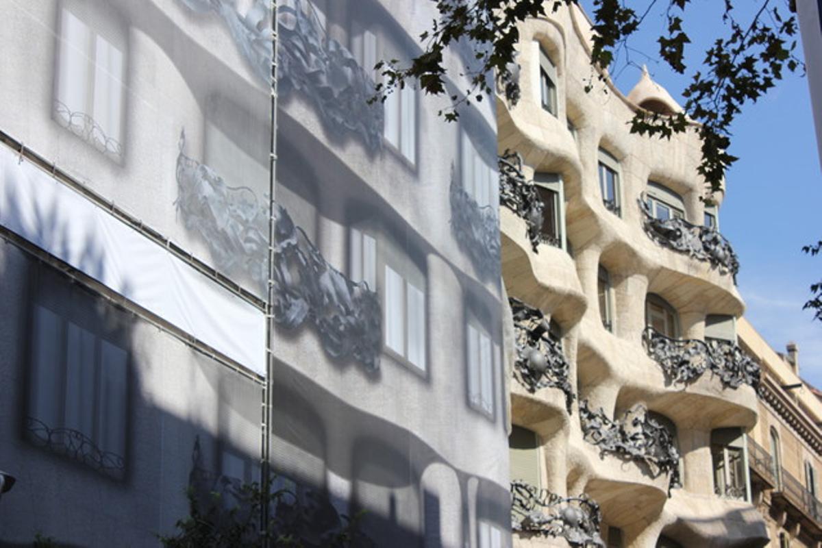 Imatge de la façana restaurada de La Pedrera Imatge de la façana restaurada de La Pedrera