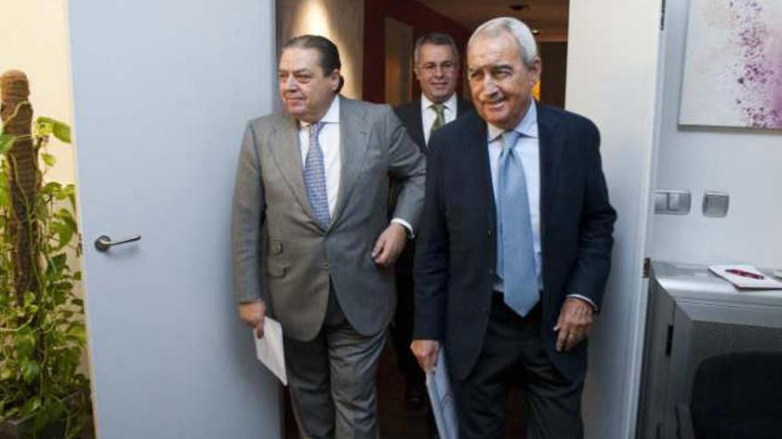 Vicente Boluda, Diego Lorente y Federico Félix, ayer en la sede de AVE.