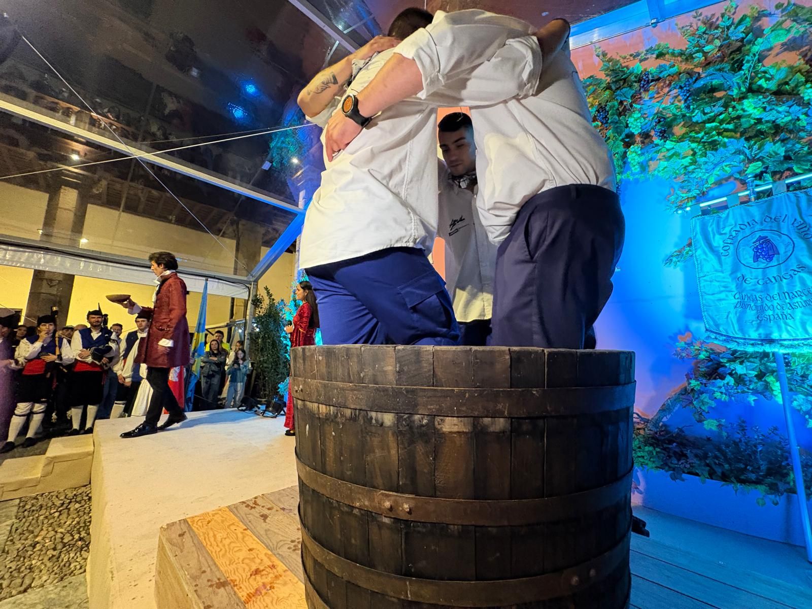 Así se vivió la recreación histórica de la pisada de la uva en la Fiesta de la Vendimia