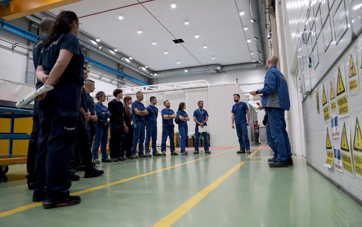 Reunión de técnicos de FIDAMC en un cambio de turno