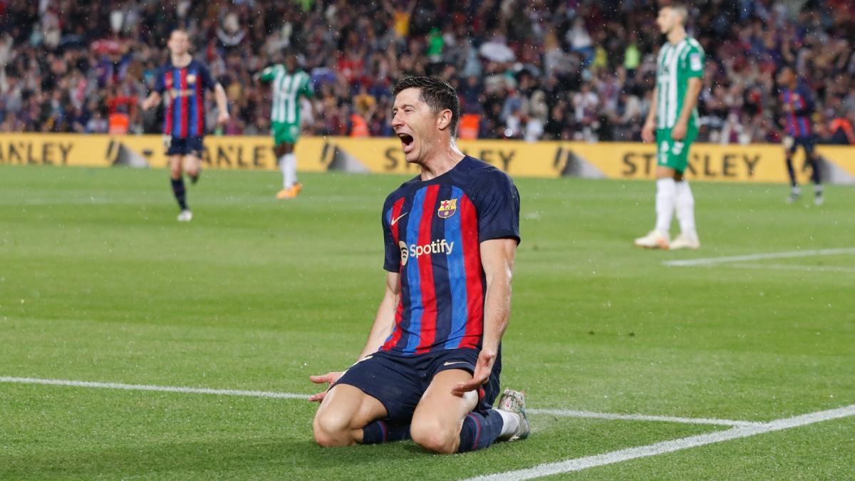 Robert Lewandowski, celebrando el gol ante el Betis