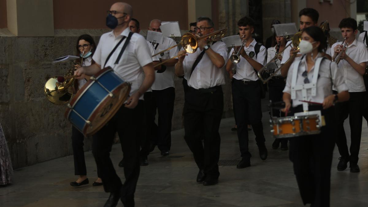 Búscate en el segundo día de Ofrenda por la calle de la Mar (entre las 19.00 y las 20.00 horas)