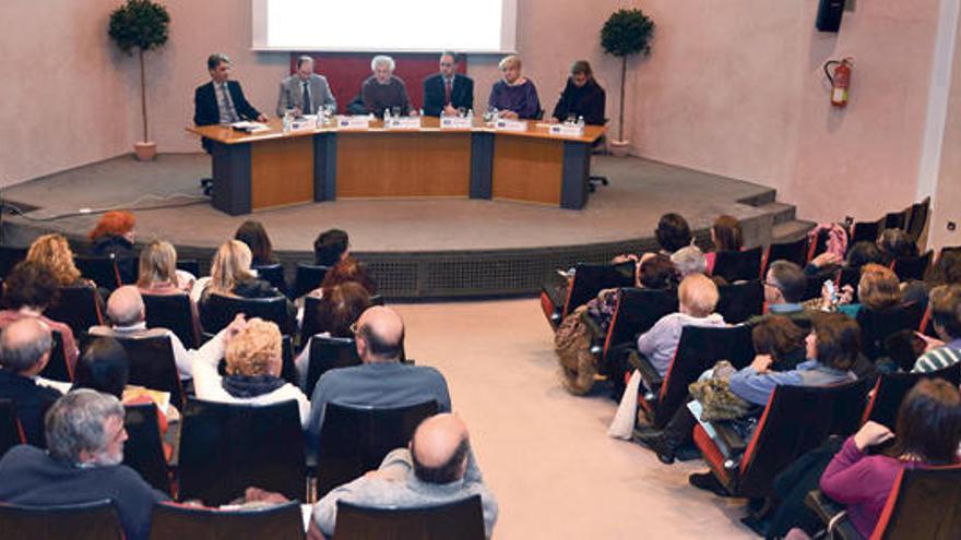 Díaz, García, Maldavsky, Torres, Gayán y Kuhalainen durante la mesa redonda celebrada en el Club de este diario.