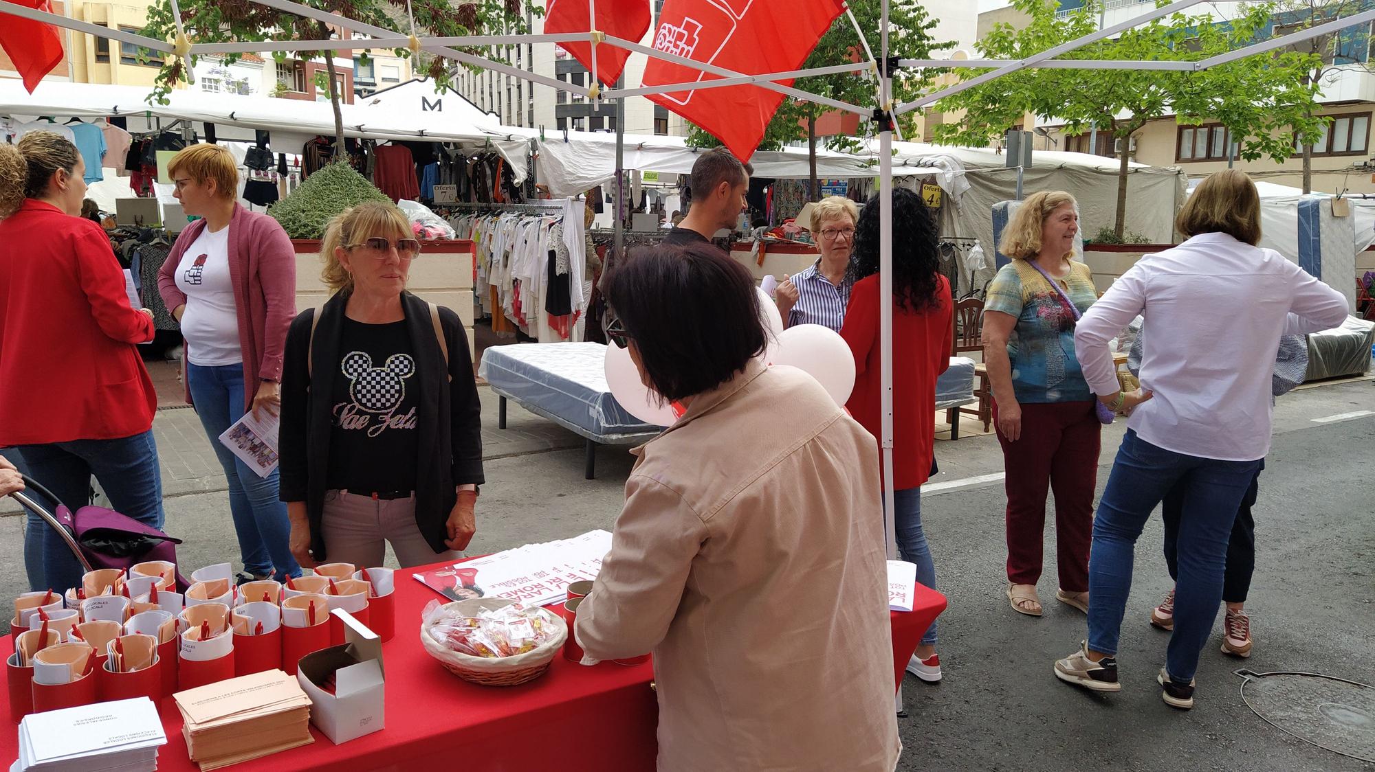 La campaña de los partidos de Tavernes en el mercadillo