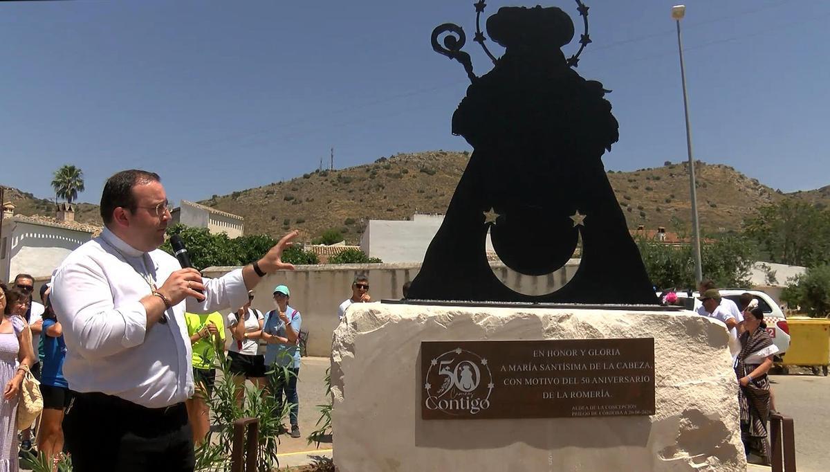 Bendición del monolito conmemorativo del 50 aniversario de la romería.