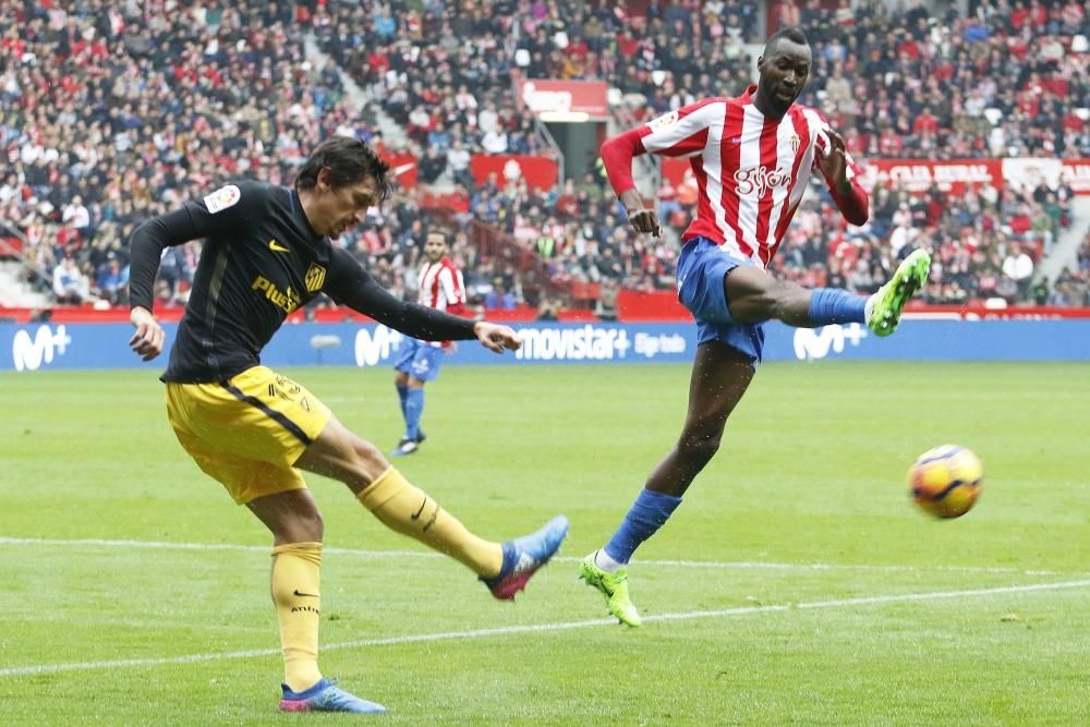 El partido entre el Sporting y el Atlético de Madrid, en imágenes