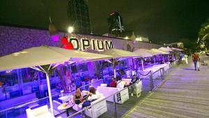 Terraza del restaurante y club Opium