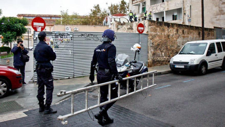 Doce detenidos por ocupar una vivienda en Palma