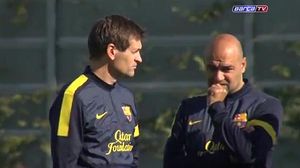 Moments de diversió en l’entrenament del Barça d’aquest divendres.