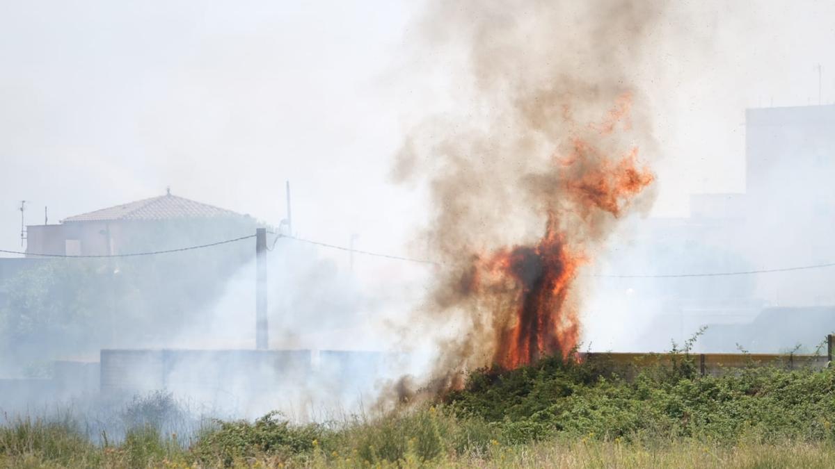 Incendi a la zona oest de Figueres