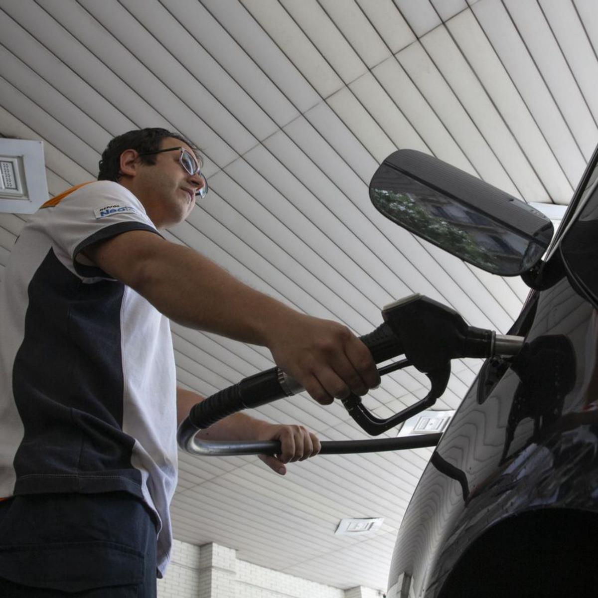 Les gasolines acomiaden el 2023 en mínims anuals