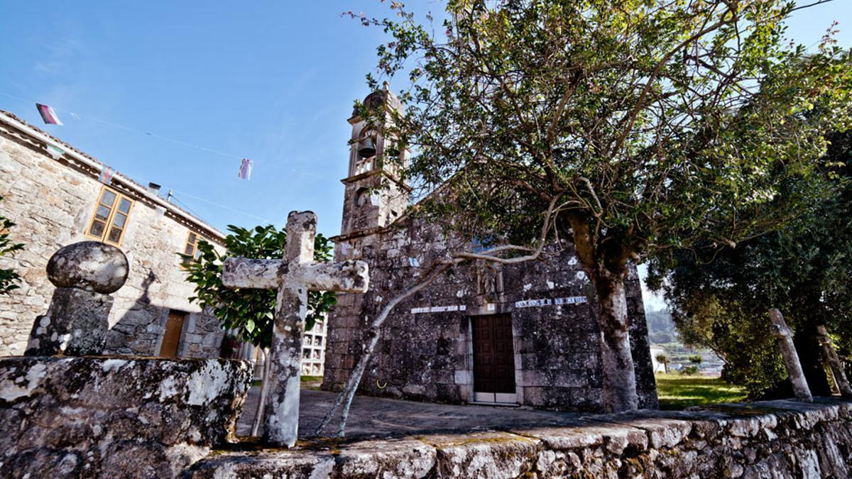 Iglesia parroquial de San Andrés de Cures, en Boiro