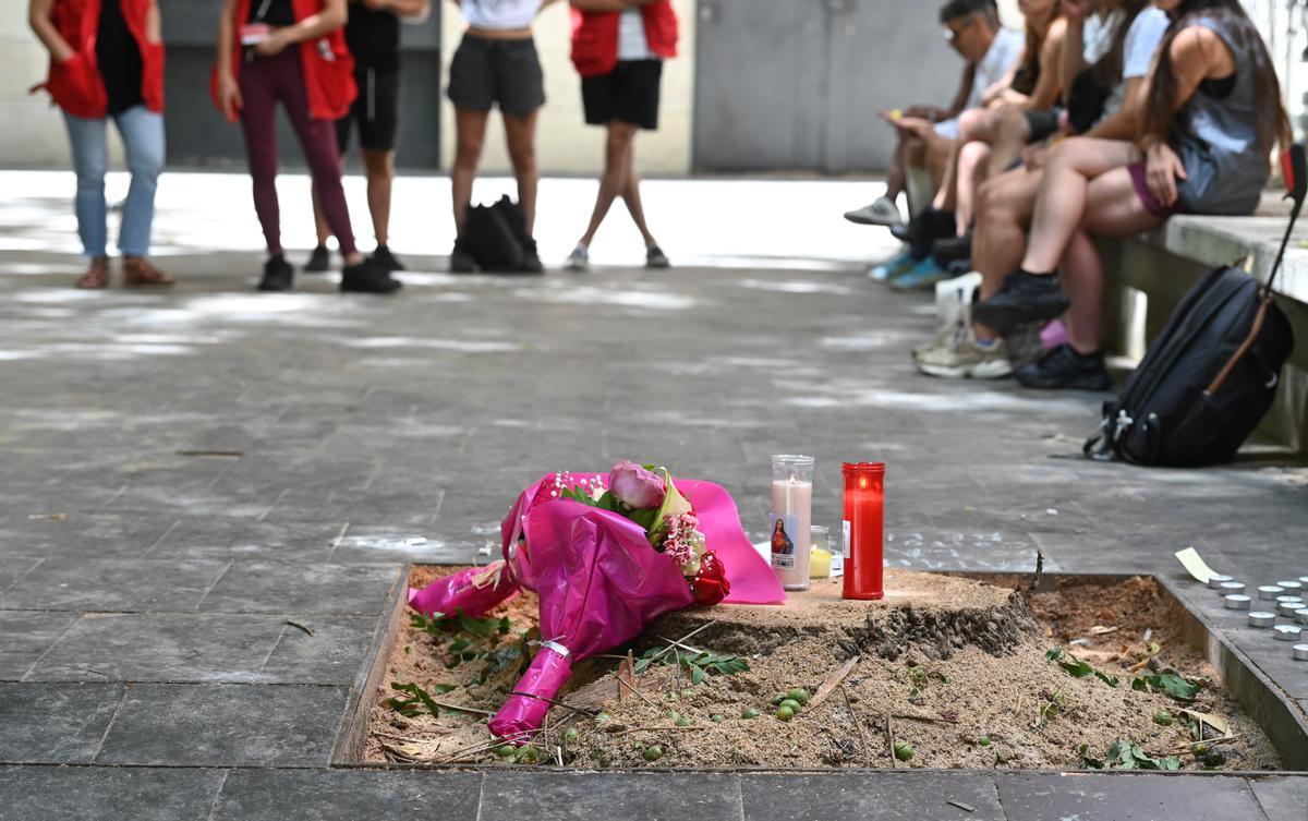 Homenaje a Shamira, la chica a la que mató una palmera en el Raval de Barcelona