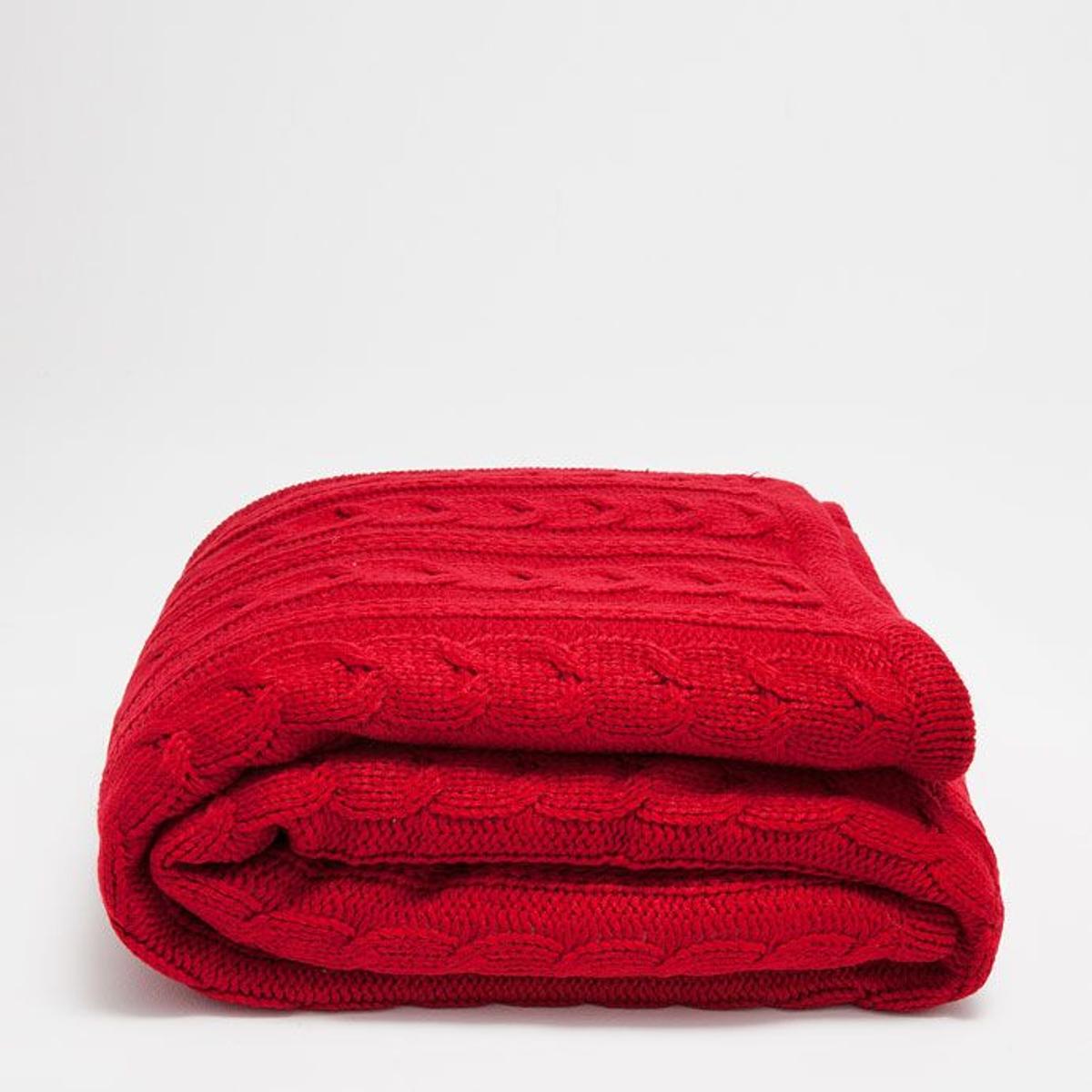 Manta roja de Zara Home
