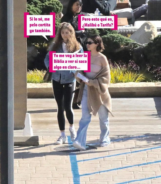 Selena Gómez en Malibú con la biblia