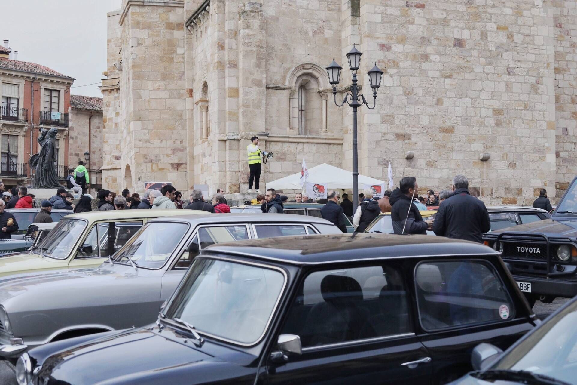 Zamora. Concentración de vehículos clásicos.