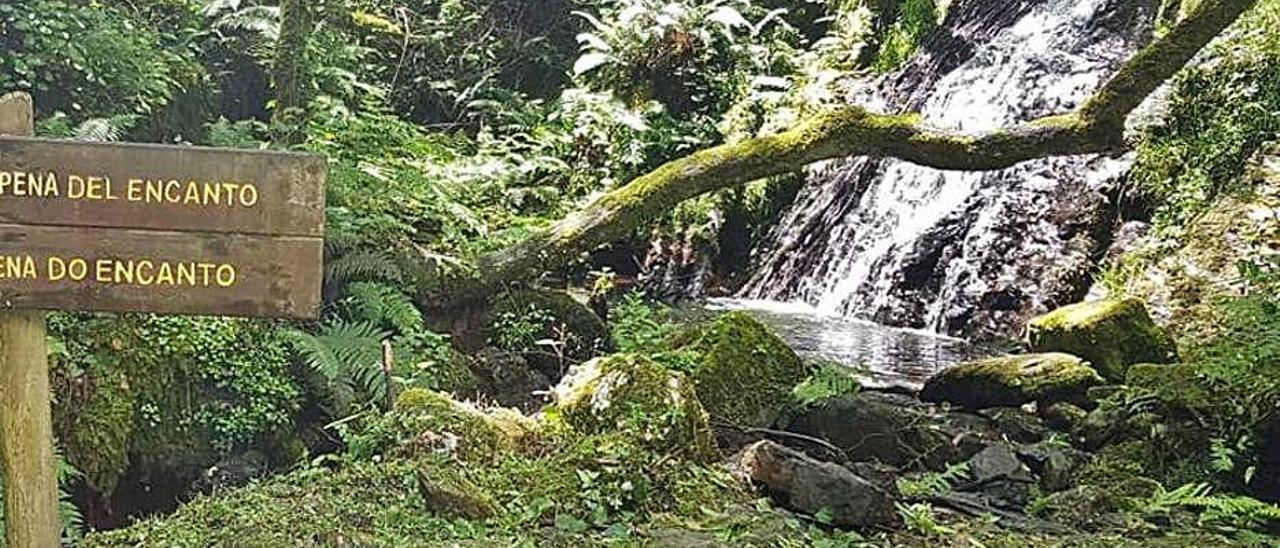 La ruta de A Pena do Encanto, lista para el verano.