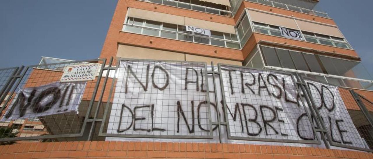 Tres barrios se unen contra el cambio de nombre en las calles