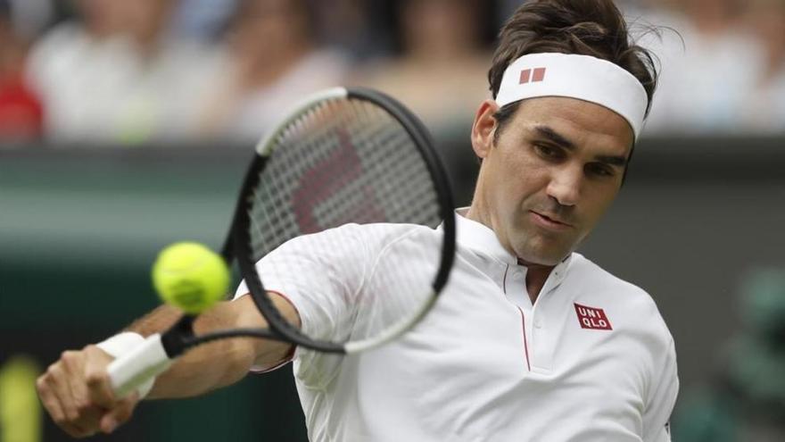 Federer da una lección sobre la hierba de Wimbledon