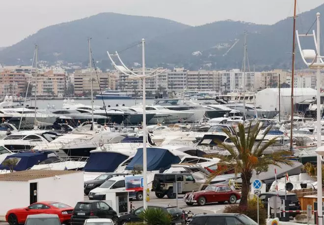 El Govern pactará medidas contra la liberalización del chárter náutico en Ibiza