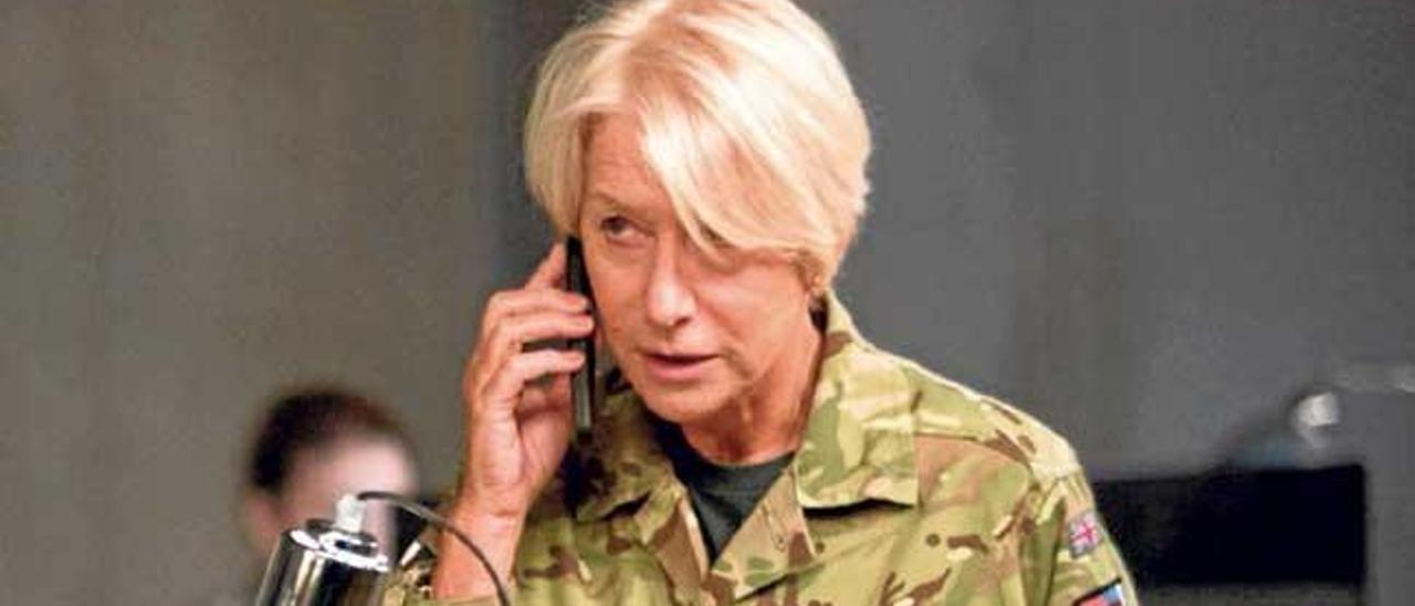 Helen Mirren encarna a una oficial de inteligencia que opera desde Londres, dirige a distancia una operación de alto secreto con drones.