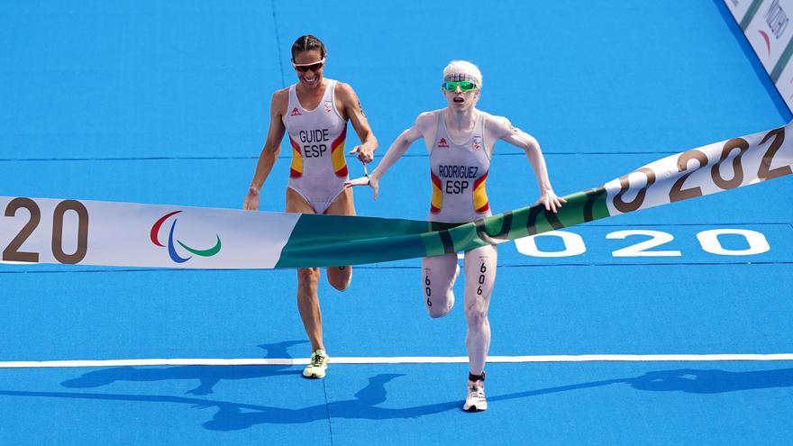 Susana Rodríguez lidera una jornada con tres medallas para España en paratriatlón