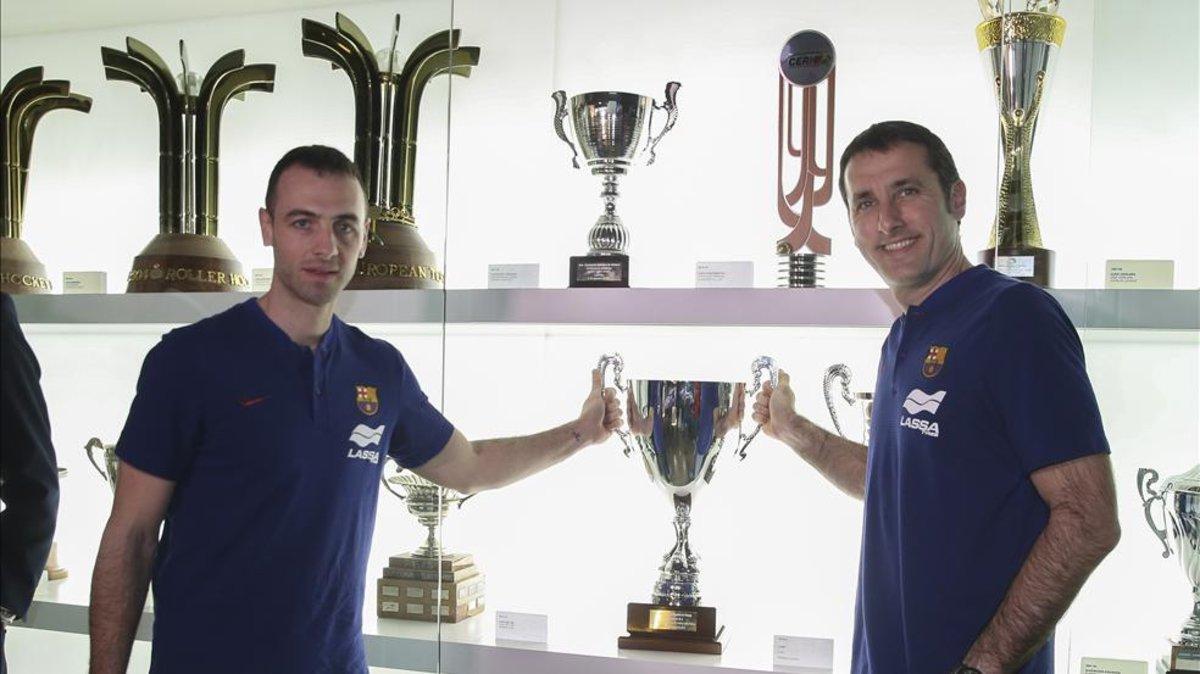 Panadero y Egurrola, con la Copa del Rey de 2018 en el Museu