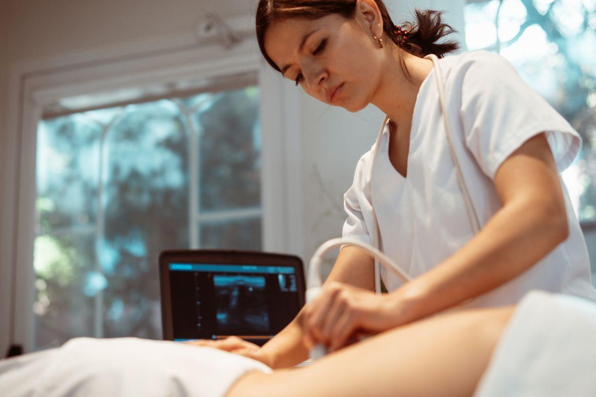 A los masajes terapéuticos, en Palasiet realizan drenajes linfáticos electroterapia, magnetoterapia, diatermia, ondas de choque, ecógrafo, LPG, EPI y otras tecnologías innovadoras
