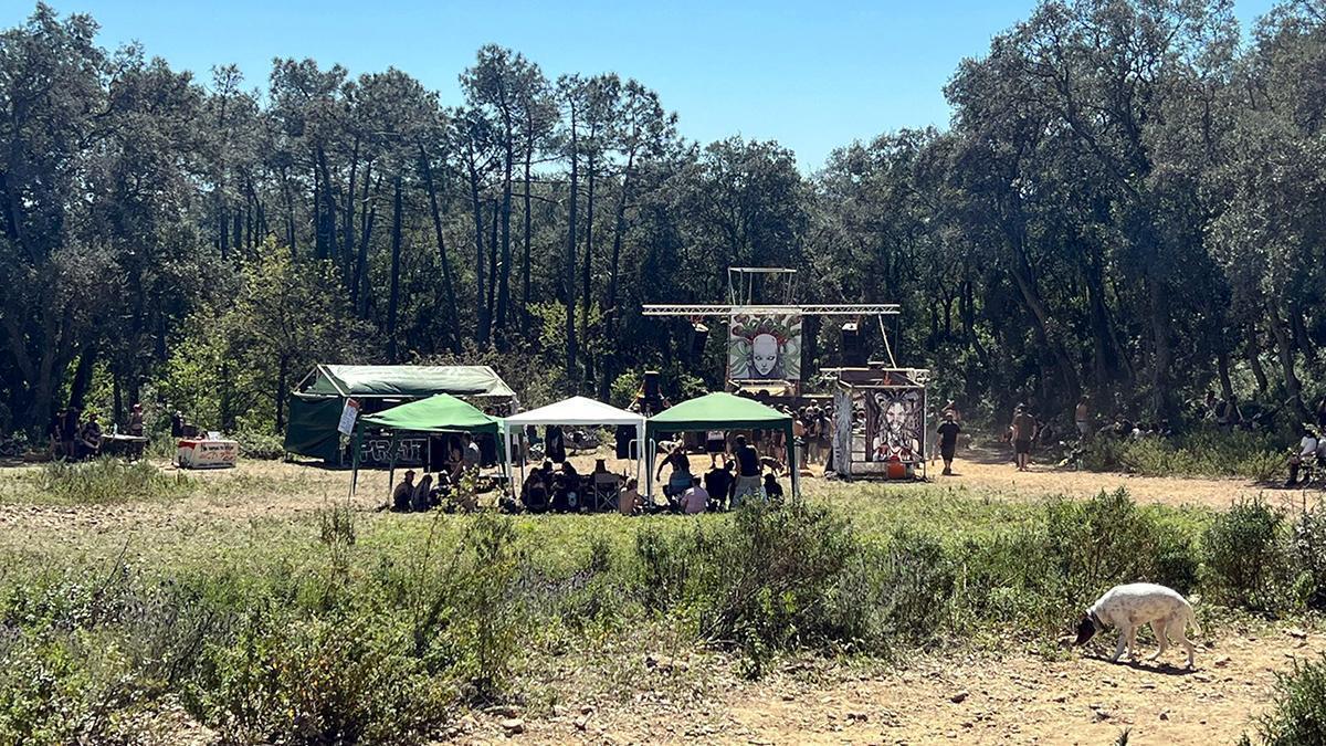Los Mossos dan por desmantelada la rave de Les Gavarres